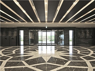 תלו אריח שיש אפור